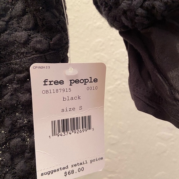 Adorable Free People Black Lace Top - NWT Small - Picture 6 of 6